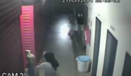 Clip tên trộm đột nhập trung tâm mua sắm, dở trò đồi bại với...ma-nơ-canh