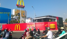 100 khách hàng đầu tiên đã “mở hàng” Mcdonald’s Việt Nam