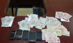 Đi du xuân, vào khách sạn lập sới bạc