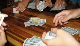 Dùng điếu cày đánh chết người vì thua bài muốn... nghỉ