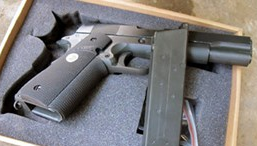 Vác súng giả đi đòi nợ thuê bị đánh nhập viện