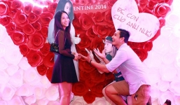 Baggio quỳ gối xin vợ hot girl sinh con trong năm Ngựa 