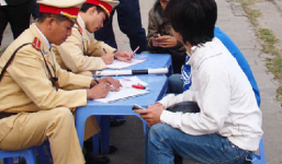 Nộp phạt cho CSGT: Hối lộ là do người dân thiếu ý thức