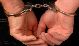 Bắt khẩn cấp kẻ đâm chết cháu họ