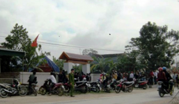 Mang xác nạn nhân đến nhà nghi phạm đòi đền mạng