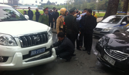 Xế hộp Vụ trưởng văn phòng Chính phủ đâm thẳng vào xe Bộ Y tế