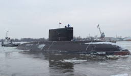 Clip: Tàu ngầm Kilo Hồ Chí Minh được vận chuyển về Việt Nam