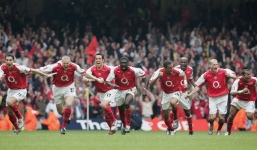 10 trận Arsenal – Man Utd nổi tiếng nhất lịch sử