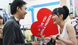 Những màn tỏ tình độc đáo của sinh viên ngày Valinetine