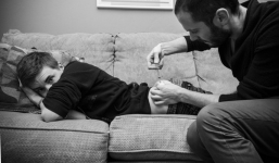 Cận cảnh quá trình 'lột xác' thành đàn ông của một phụ nữ chuyển giới