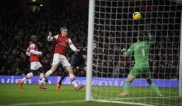 Arsenal 0-0 Man Utd: Khách hài lòng, chủ nhà tiếc nuối