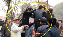 Clip: Thanh niên tranh dành chơi đánh đu với cụ ông tóc bạc