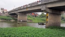 Nóng từ địa phương ngày 13/2: Hải Phòng-Một người phụ nữ nhảy cầu tự tử 