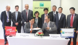 Lộ mặt 'ông lớn' rót tiền cho đại gia Vietjet mua 100 máy bay Airbus