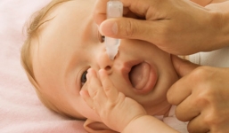 Cách xử lý dứt điểm khi trẻ bắt đầu bị sổ mũi