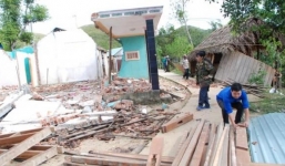 Dân đập nhà, bỏ làng vì tin đồn có ma