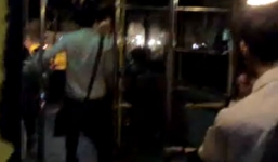 Clip sinh viên và lái xe bus đánh nhau gây tai nạn giao thông nghiêm trọng