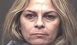 Chuyện tình của nữ giáo viên 47 tuổi với nam sinh 13 tuổi