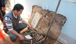 Cận cảnh bộ đồ nghề bắt voi rừng của huyền thoại Ama Kông