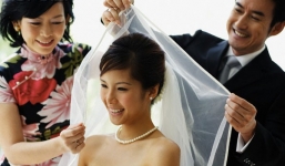 Chuyện đám cưới của những phụ nữ 'họ liều'