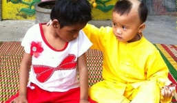 Cuộc tái sinh của cô bé 'người rừng' ở ngôi nhà mới