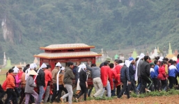 Không cho quan hệ, dùng đá đập chết bé gái 12 tuổi