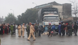 Ngã xuống đường, 1 phụ nữ bị xe tải cán chết