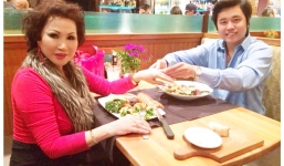 Vũ Hoàng Việt cầu hôn bằng nhẫn kim cương, Yvonne từ chối