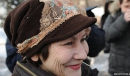 Phụ nữ Kazakhstan đội nội y biểu tình đòi mặc đồ lót ren