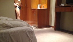 Scandal sex: Giroud tiếp tục đau đầu vì “bạn tình” tung ảnh nóng