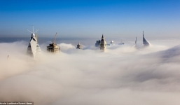 Ngây ngất ngắm thành phố trên mây