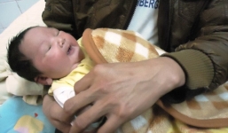 Bé sơ sinh nặng 5,1 kg tại Thanh Hóa