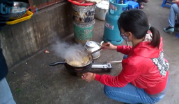 Clip: Hết hồn với bún đậu mắm tôm Hà Nội