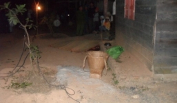 Em trai chém chết chị ruột rồi trốn vào rừng