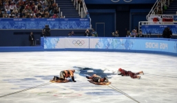 Olympic Sochi 2014: Hố đen trên sân băng “nuốt chửng” VĐV người Ý
