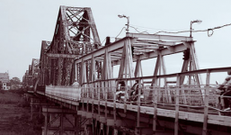 'Buồn cười về ý tưởng xây cầu Long Biên mới giống hệt cũ'