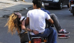 Nữ hoàng sắc đẹp Venezuela bị người biểu tình bắn chết