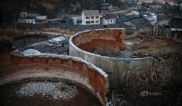 Đóng cửa nhà máy tử thần khiến hàng nghìn người bị ung thư