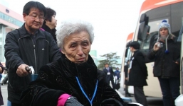 Những hình ảnh đầu tiên về cuộc đoàn tụ Hàn – Triều