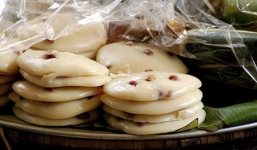 Bánh đúc cổng chùa, lễ hội: Coi chừng ngộ độc!