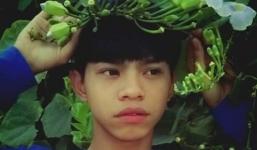 Nam sinh có khuôn mặt giống Hà Hồ 'tung' ảnh mới