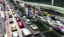 Ô tô 300 triệu - người Việt nhìn người Thái, người Indonesia phát thèm