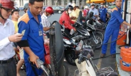 Xăng dầu đồng loạt tăng giá đột ngột