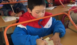 Phát minh độc đáo chống cận thị cho học sinh