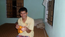 Dị nhân mù ngửi mùi có thể đoán bệnh cho gà