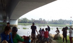 Truy tìm tung tích nam thanh niên chết trôi sông