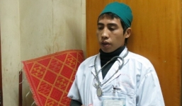 Bắt quả tang bác sĩ “dỏm” vào tận phòng bệnh lừa bệnh nhân ở BV Bạch Mai 