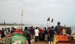 Đang đánh cá, tá hỏa phát hiện xác chết mắc vào lưới