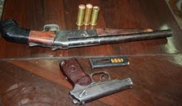 Rút súng 'dọa nhầm' đối thủ