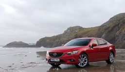 Geneva Motor Show 2014 : Mazda tung át chủ bài Hazumi
